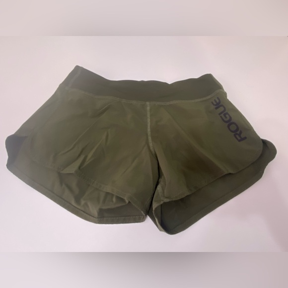 Rouge green shorts - Picture 1 of 3